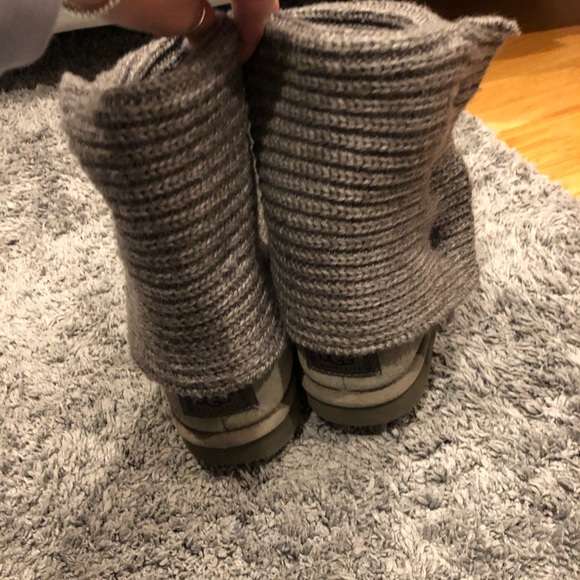 Grey knit UGGS - Picture 3 of 5
